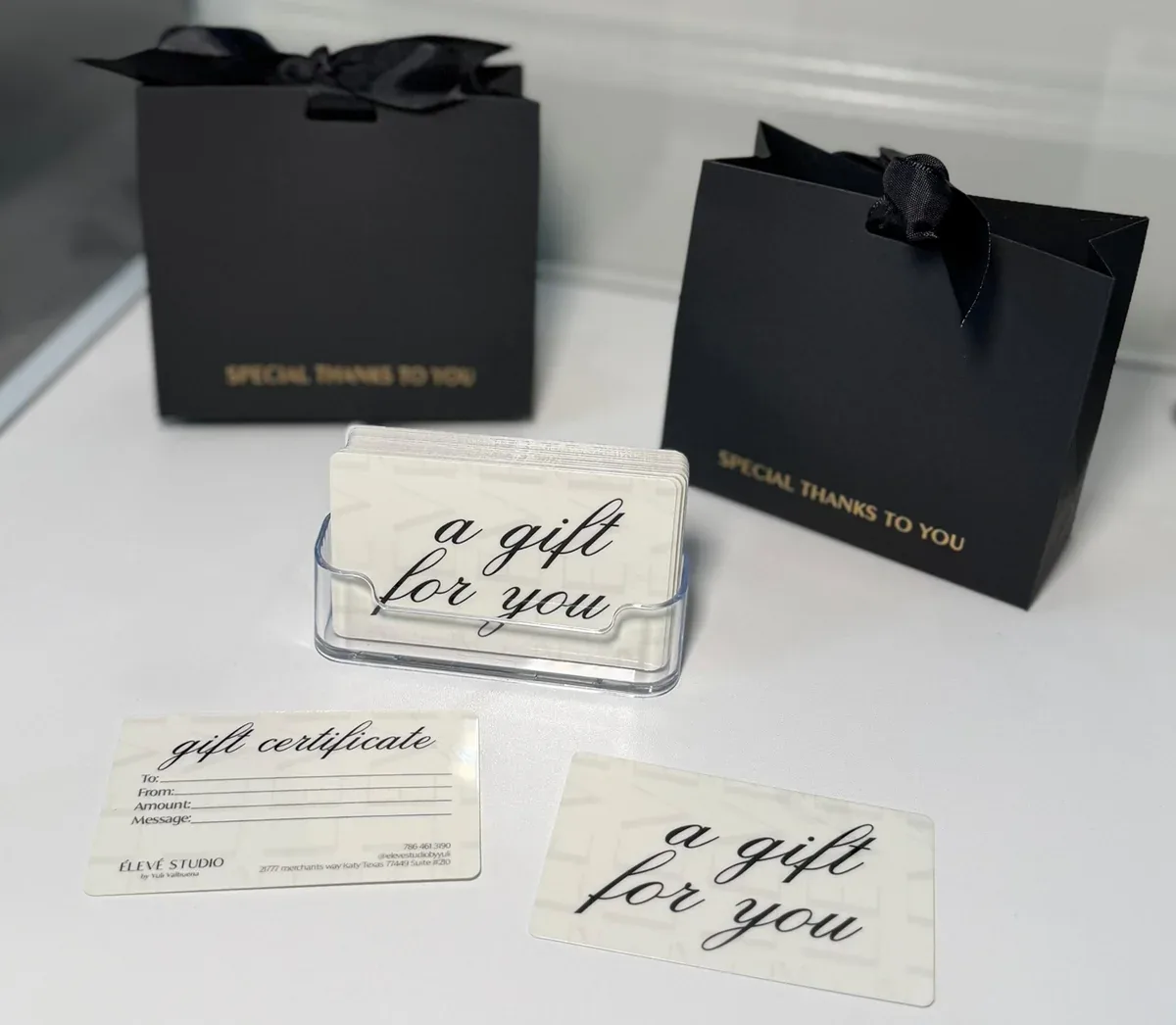 Gift Cards y empaque de regalo de Élevé Studio